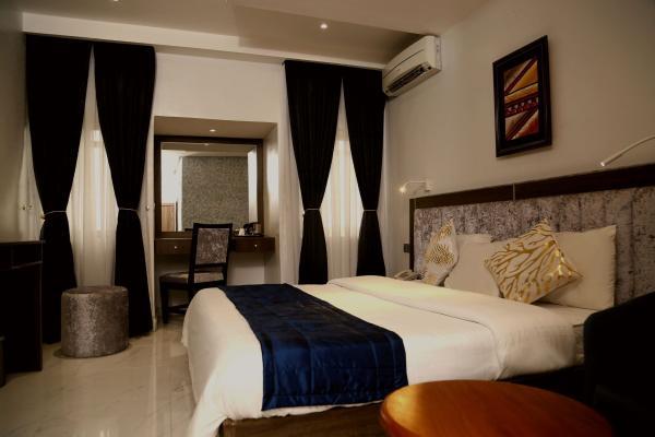 Swiss International The Vistana Hotel Superior King Room-1